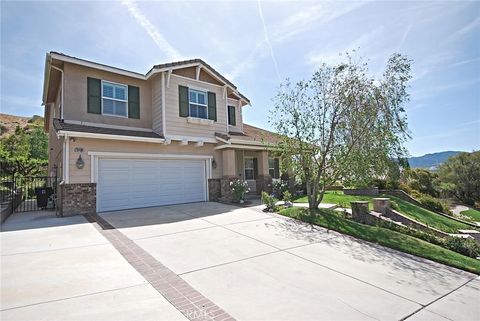 Photo of 28406 Falcon Crest DR, Canyon Country, CA 91351 (MLS # SR26097250)