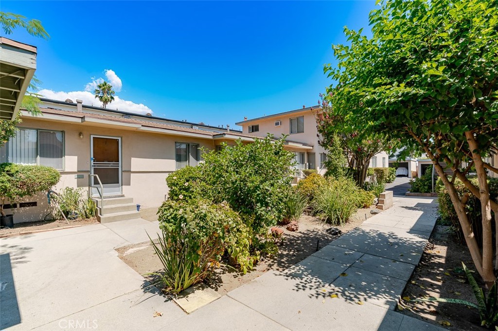 530 540 N Catalina Avenue