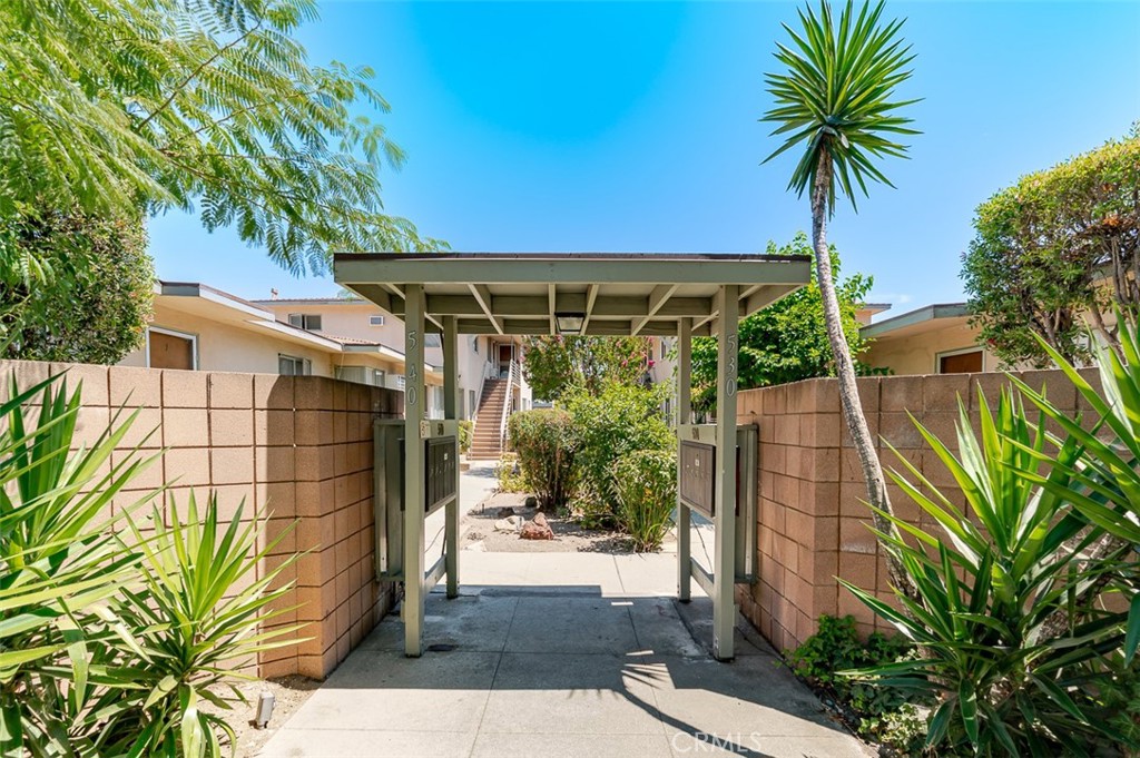 530 540 N Catalina Avenue