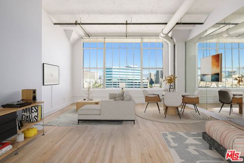 Photo of 420 S San Pedro Street #605, Los Angeles, CA 90013 (MLS # 26636949)