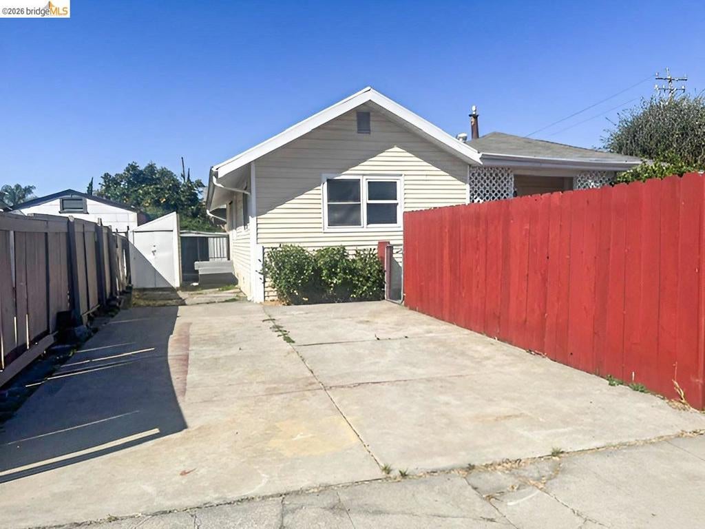 1565 Timothy Dr