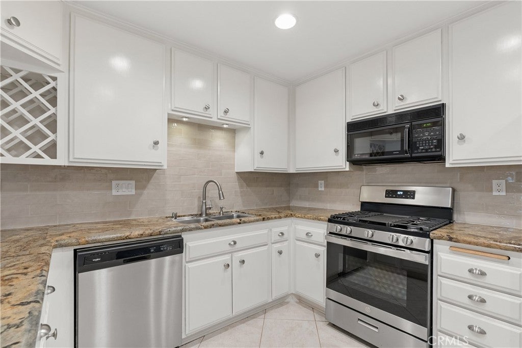 16939 Highfalls