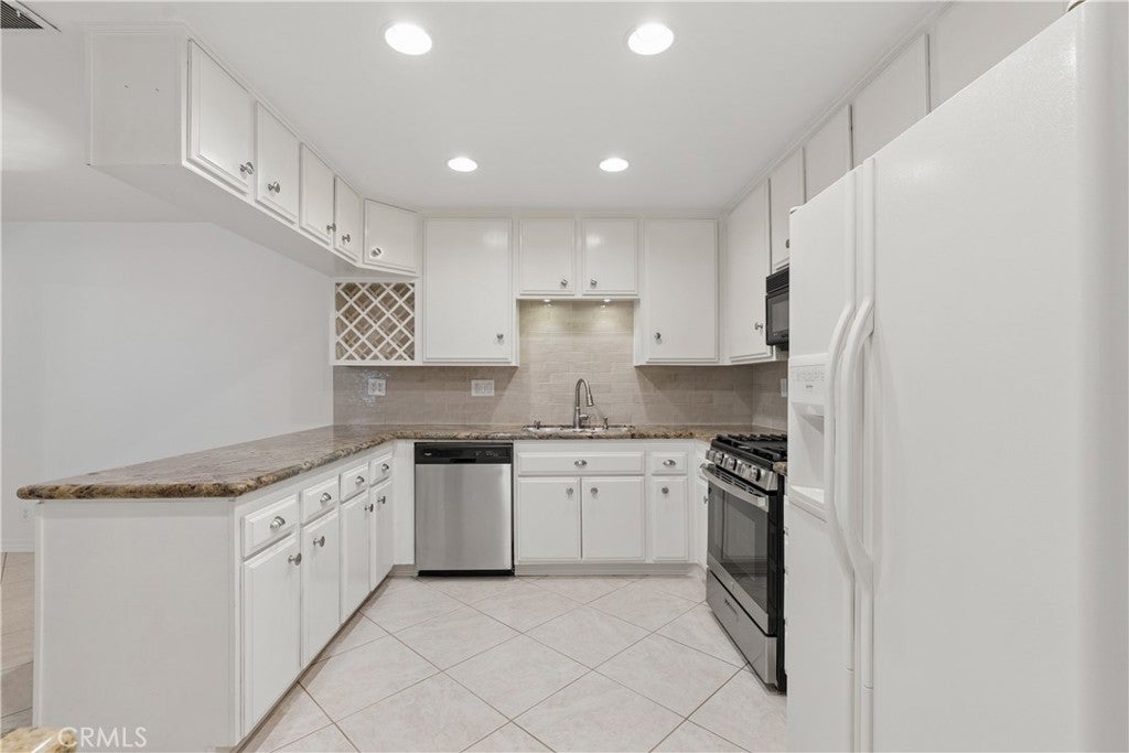 16939 Highfalls