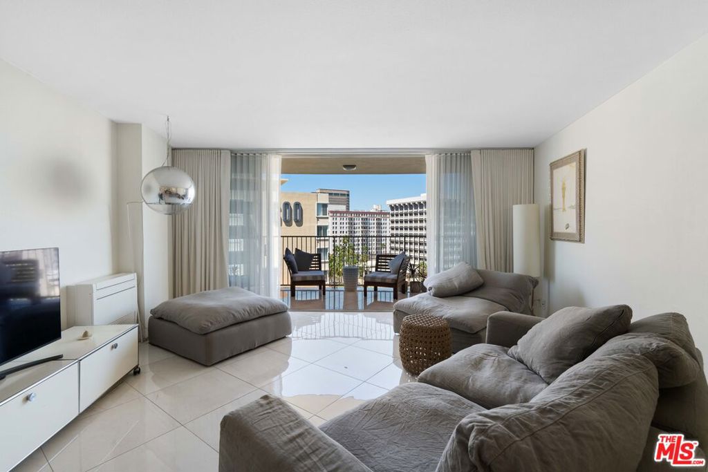 700 E Ocean Boulevard 1501