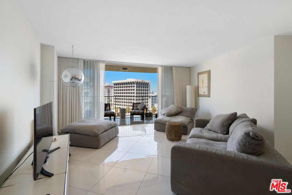 700 E Ocean Boulevard 1501