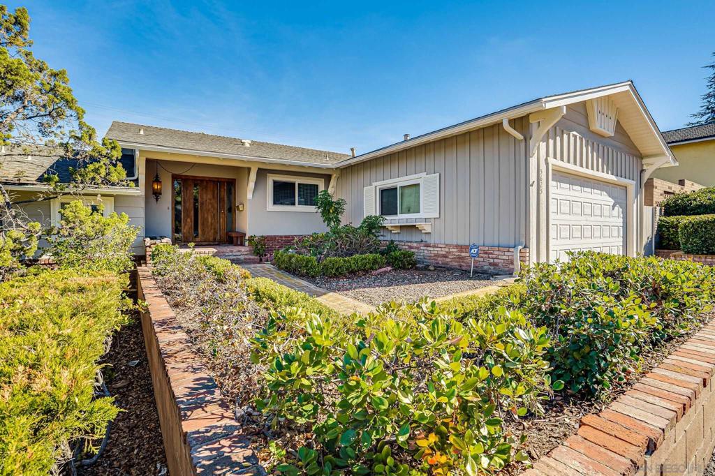 Welcome home to your gorgeous La Mesa property with a sparkling pool & beautiful views!! Imagine warm afternoons poolside relaxing, or having the whole family over for a pool party and BBQ...there is even a built-in fire pit and covered porch for your entertainment needs! Enjoy gatherings in your huge living room & family room with a cozy fireplace. Central A/C and updated bathrooms too! Equipment: Dryer,Pool/Spa/Equipment, Range/Oven, Vacuum/Central, Washer Other Fees: 0 Sewer: Public Sewer Topography: LL,GSL