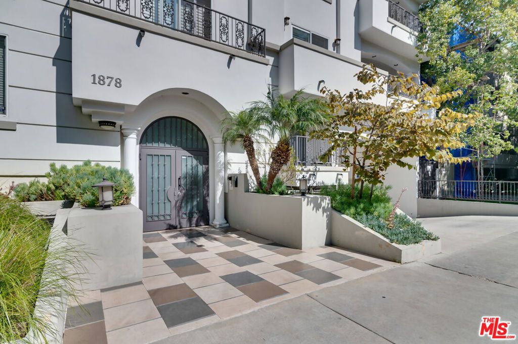 Photo of 1878 Greenfield Avenue #104, Los Angeles, CA 90025 (MLS # 25603017)