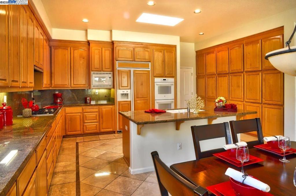 SILVERCREK - Residential Lease