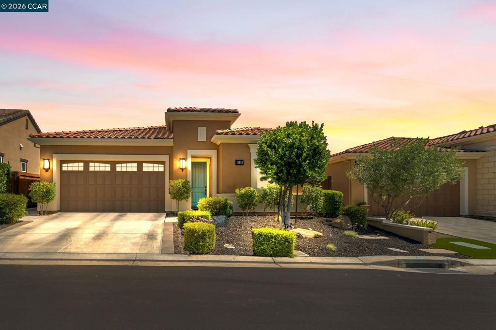 1929 Burgundy Lane