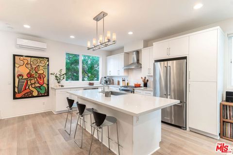 Photo of 5603 E Alloway Court, Los Angeles, CA 90042 (MLS # 26757687)