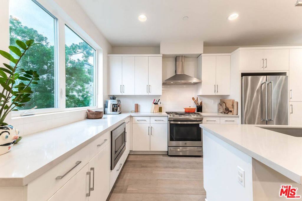 5603 E Alloway Court