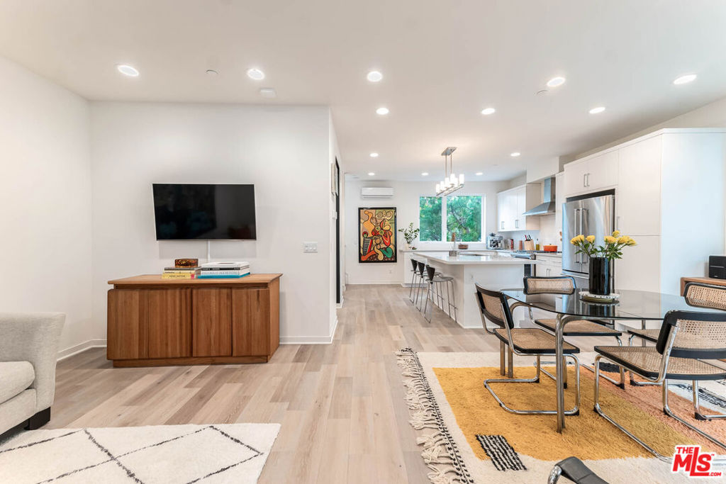 5603 E Alloway Court