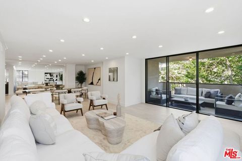 Photo of 150 N Almont Dr Dr #301, Beverly Hills, CA 90211 (MLS # 26671315)