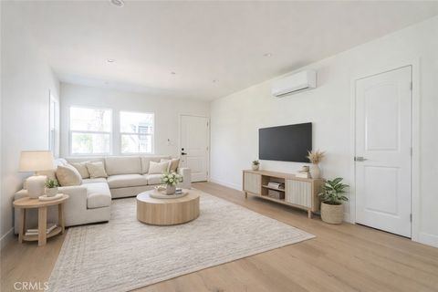 Photo of 1065 E Spazier Ave #102, Burbank, CA 91502 (MLS # BB26042148)