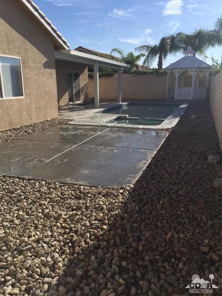 Flora Vista - Residential Lease