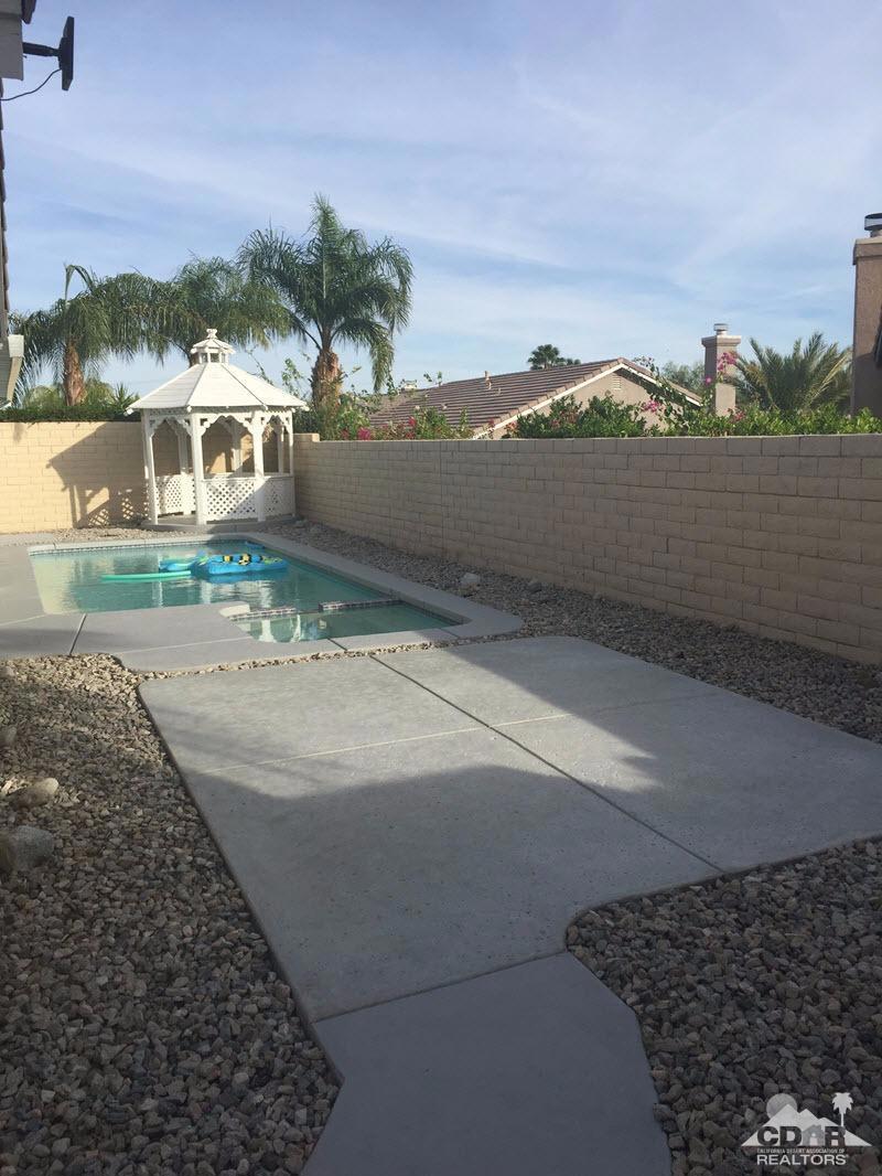 Flora Vista - Residential Lease