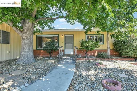 Photo of 609 Lynn Ave Ave, Antioch, CA 94509 (MLS # 41117749)