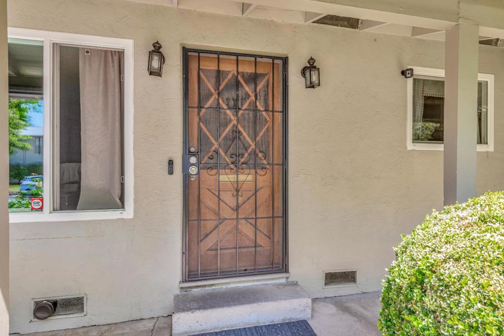 185 Hollis Avenue