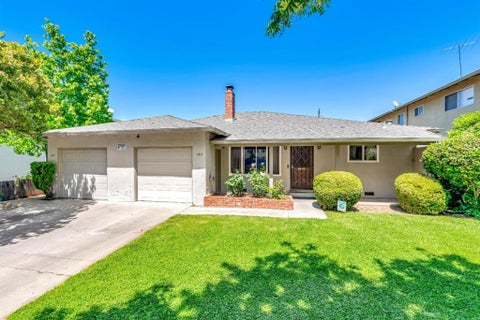 Photo of 185 Hollis Avenue, Campbell, CA 95008 (MLS # ML82061440)