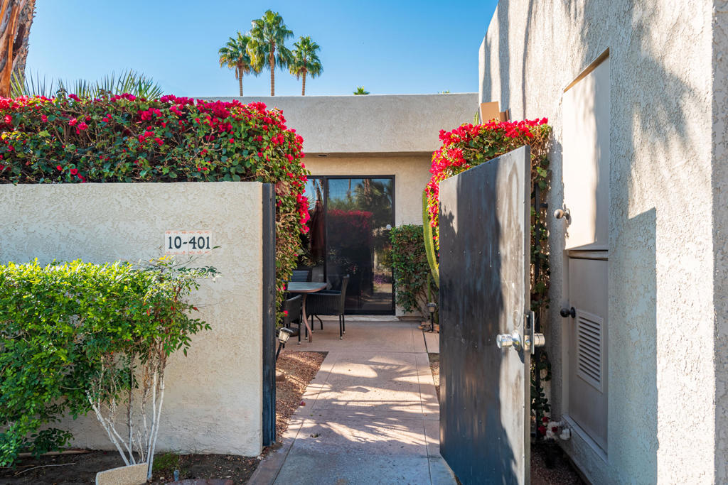 10401 Sunningdale Drive