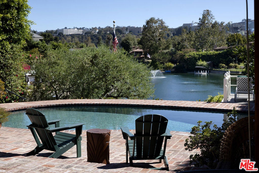 10030 Toluca Lake Avenue, Toluca Lake CA 91602