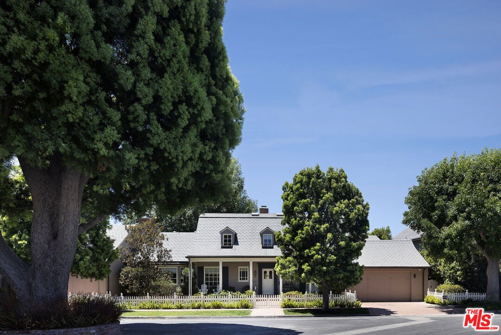 10030 Toluca Lake Avenue