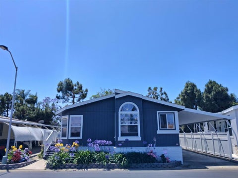 Photo of 7241 San Luis St St, Carlsbad, CA 92011 (MLS # 250030912SD)