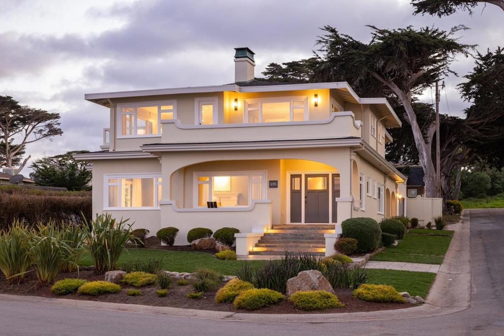 1051 Ocean View Boulevard