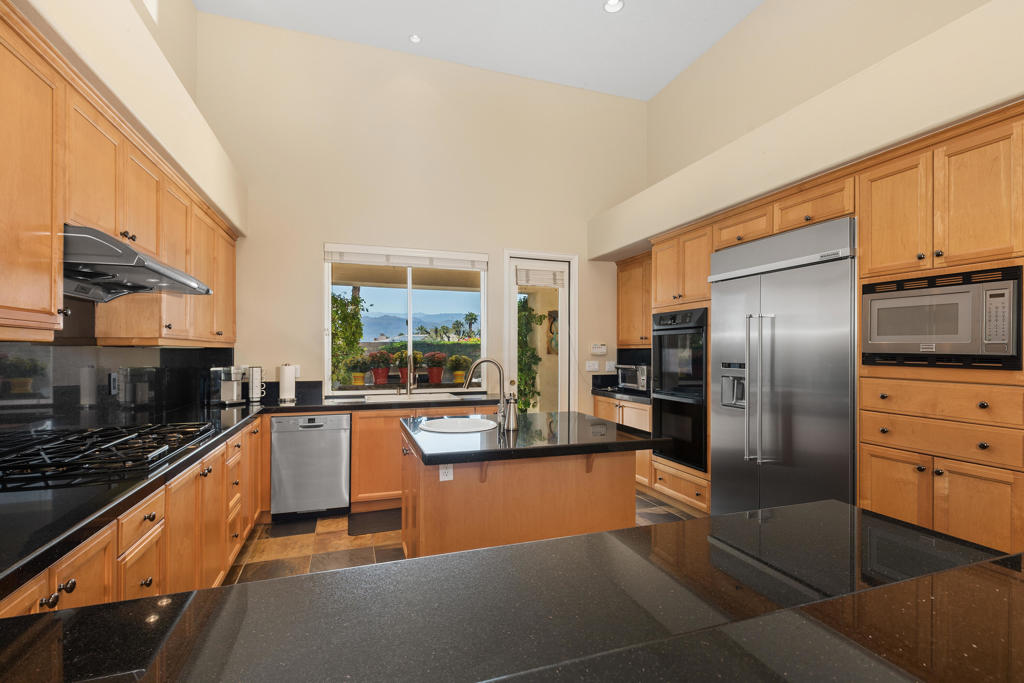 8 Oakmont Drive