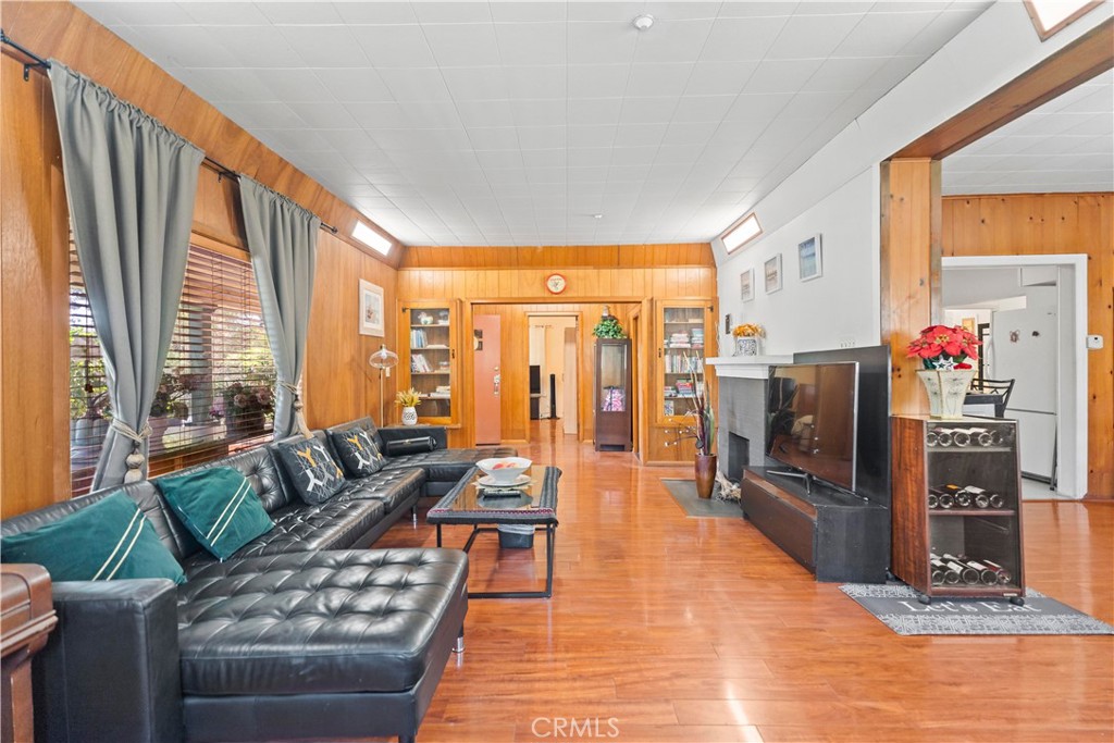 829 N Electric Avenue