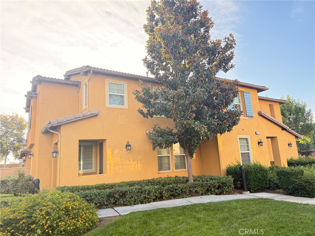 This beautiful 3 bedroom, 2.5 bath condo located in the Amador Gated Community features nice open floor plan. The kitchen has stainless steel applicances, nice upgrades cabinets with amplied cabinet space, island with breakfast bar, recess lighting, balcony located right off dining area with nice private patio perfect for morning coffee. Livingroom has gas fireplace and carpet throughout. Master bedroom with walk in closet, master bathroom with dual sinks and soak tub that is seperate from shower. Laundry hookups inside. The Community is gated and features a pool, spa, Bar-Q area and kids play area. Located within minutes to Victoria Gardens, lots of restaurants, 210 & 15 freeway, parks and lots of shopping centers. This is a must see property!!