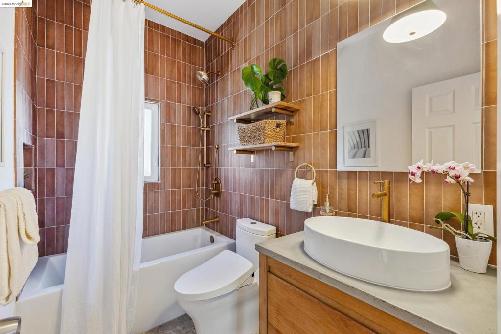 DIMOND DISTRICT - Residential