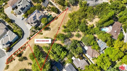 Photo of 1 Oak Hill Ave, Los Angeles, CA 90042 (MLS # 26784727)
