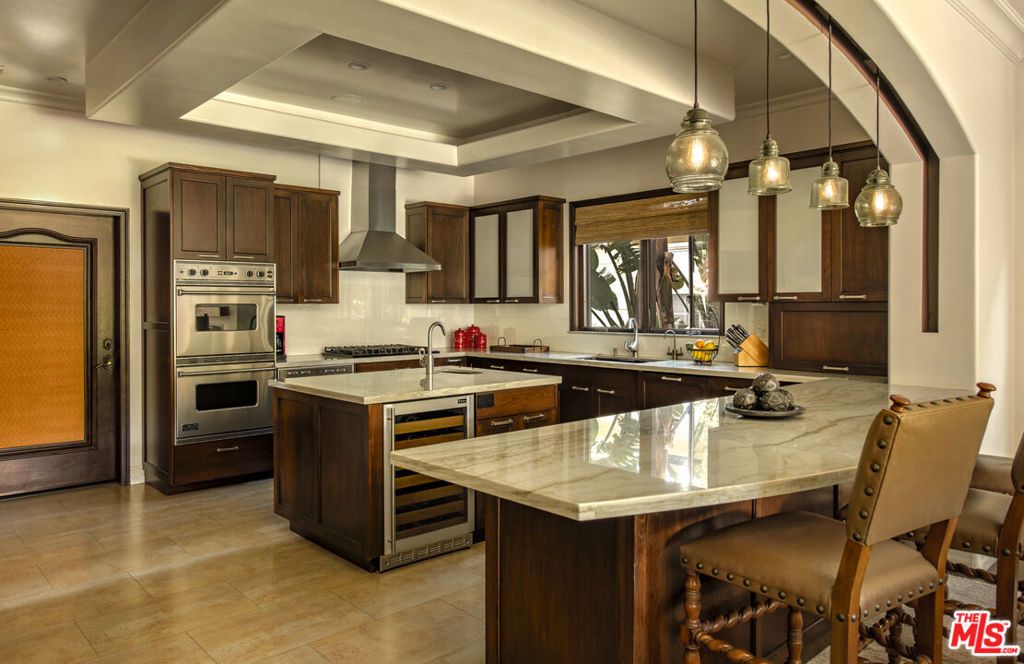 Photo of 7222 Kentwood Avenue, Los Angeles, CA 90045 (MLS # 26669729)