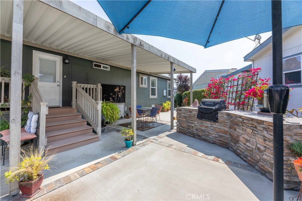 10681 Oak Street 106