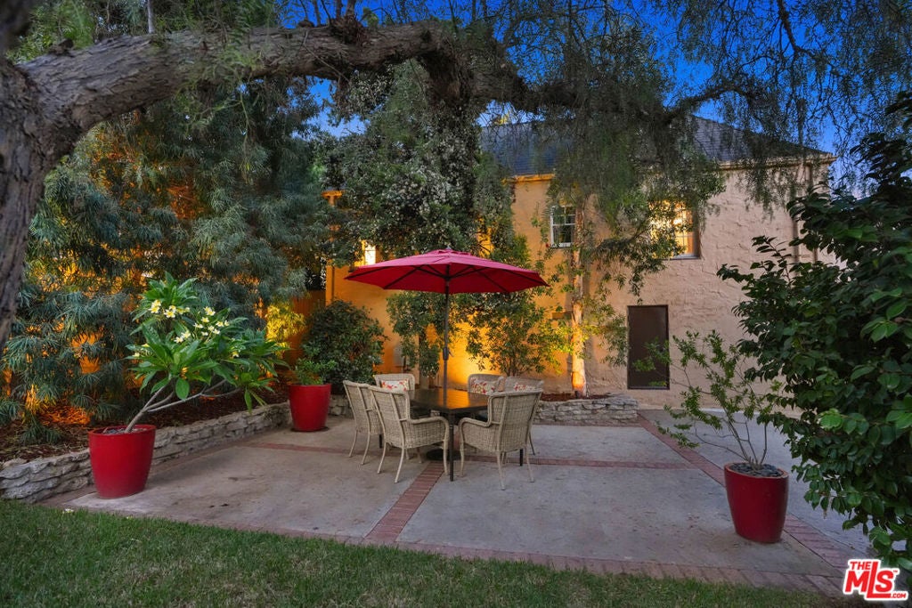 1611 Ard Eevin Avenue, Glendale CA 91202