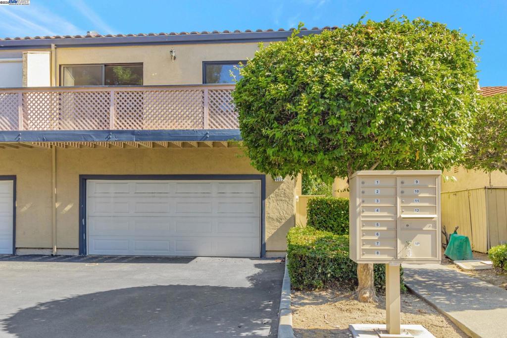Charming Pleasanton Townhome in Top-Rated School District This spacious townhome offers a perfect blend of comfort and convenience with 2 bedrooms, 2.5 bathrooms, and 1,557 sq ft of thoughtfully designed living space. The open-concept living area features vaulted ceilings, creating a bright and airy atmosphere perfect for both relaxation and entertaining. The dual ensuite bedrooms provide private retreats, each with its own bathroom for added comfort. A convenient half bath on the main floor ensures guests have everything they need. One of the standout features of this home is the private yard and patio, a rare find in townhomes, offering a peaceful outdoor space for enjoying the beautiful California weather. This home is located within walking distance of shops, parks, restaurants, and more, offering exceptional convenience for everyday living. Plus, it’s zoned for the highly sought-after Amador Valley High School, making it ideal for families looking for top-notch education. With spacious living, a private outdoor area, and a prime location, this townhome is an incredible opportunity. Don’t miss out—schedule your showing today!