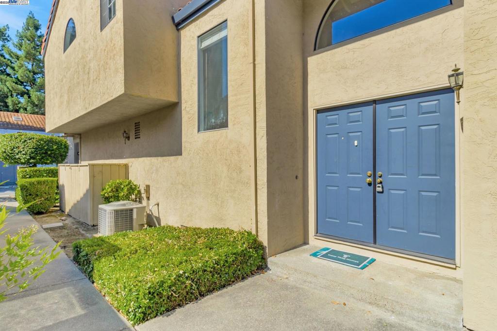 VALLEY PLAZA II - Residential