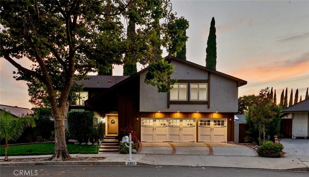 Photo of 2357 Lawnview Court, Simi Valley, CA 93065 (MLS # SR26029330)