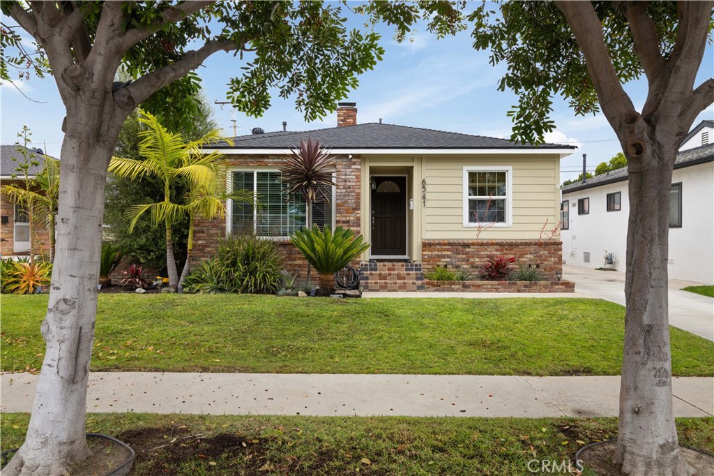 6541 E Walkerton