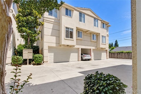 Photo of 15756 Devonshire Street, Granada Hills, CA 91344 (MLS # SR26217306)