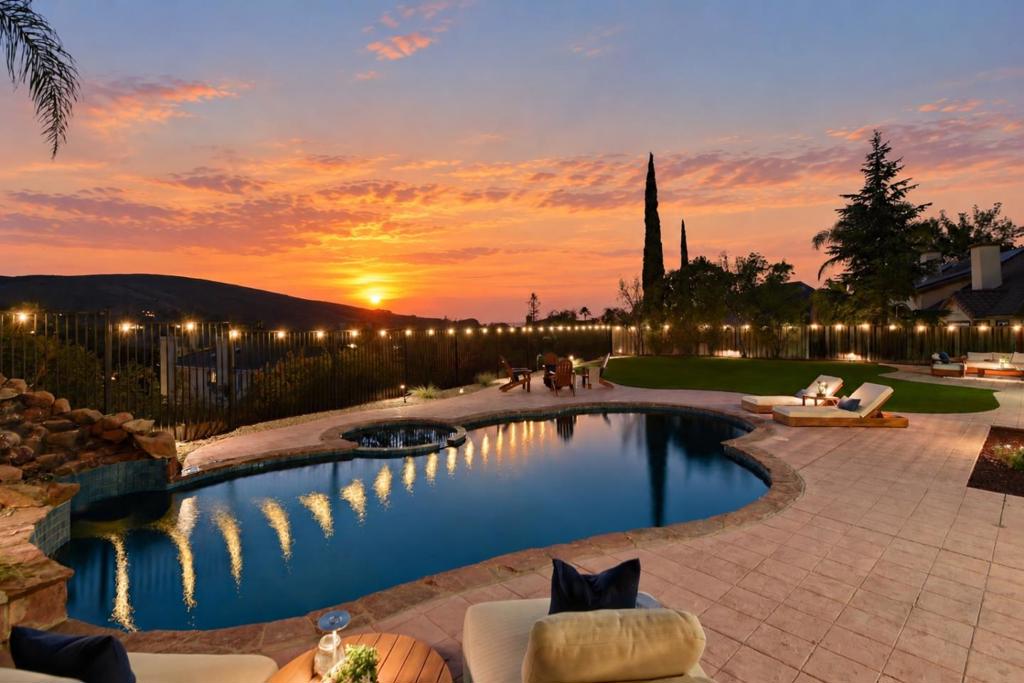 5337 Canyon Hills Lane