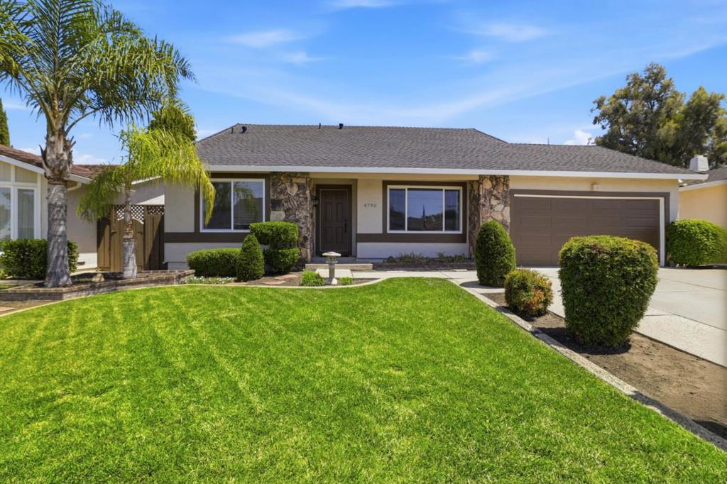 4790 Calle De Lucia
