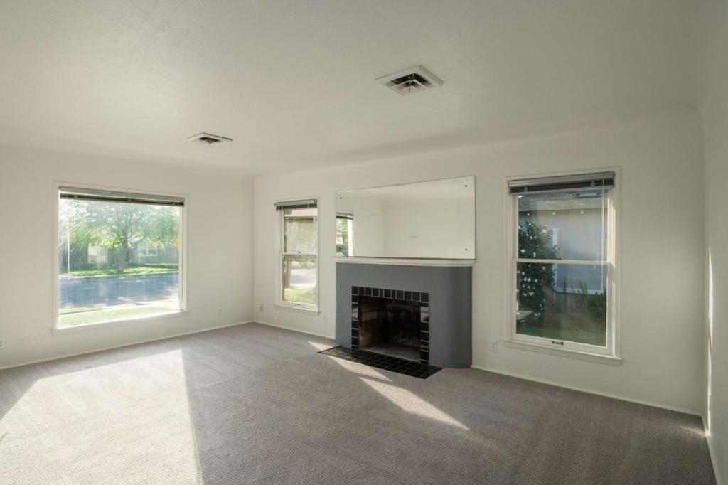 Photo of 1543 N Thorne Avenue, Fresno, CA 93728 (MLS # ML82039187)