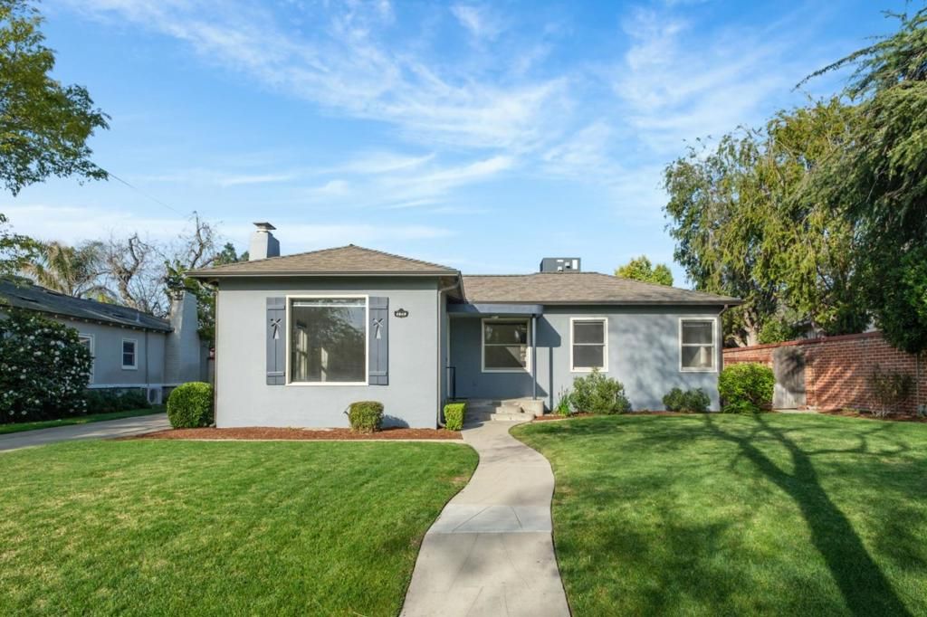 Photo of 1543 N Thorne Avenue, Fresno, CA 93728 (MLS # ML82039187)