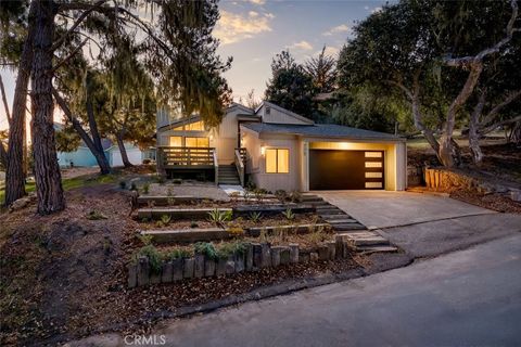Photo of 775 Huntington Rd, Cambria, CA 93428 (MLS # SC25251393)
