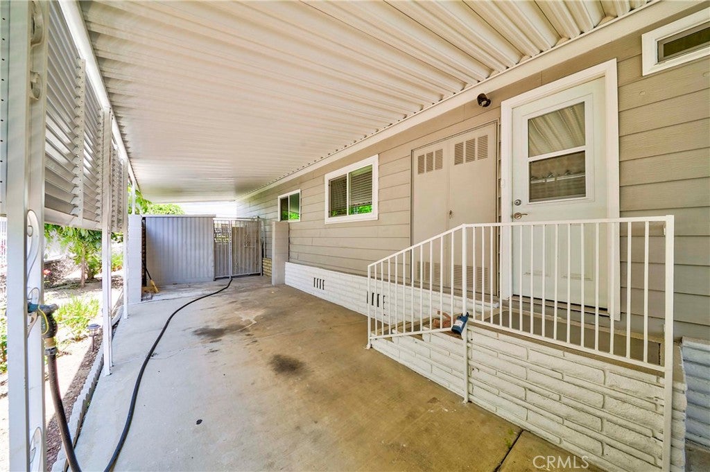 2251 Lake Glen