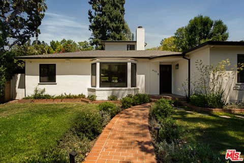 Photo of 4100 Woodcliff Road, Los Angeles, CA 91403 (MLS # 26860129)