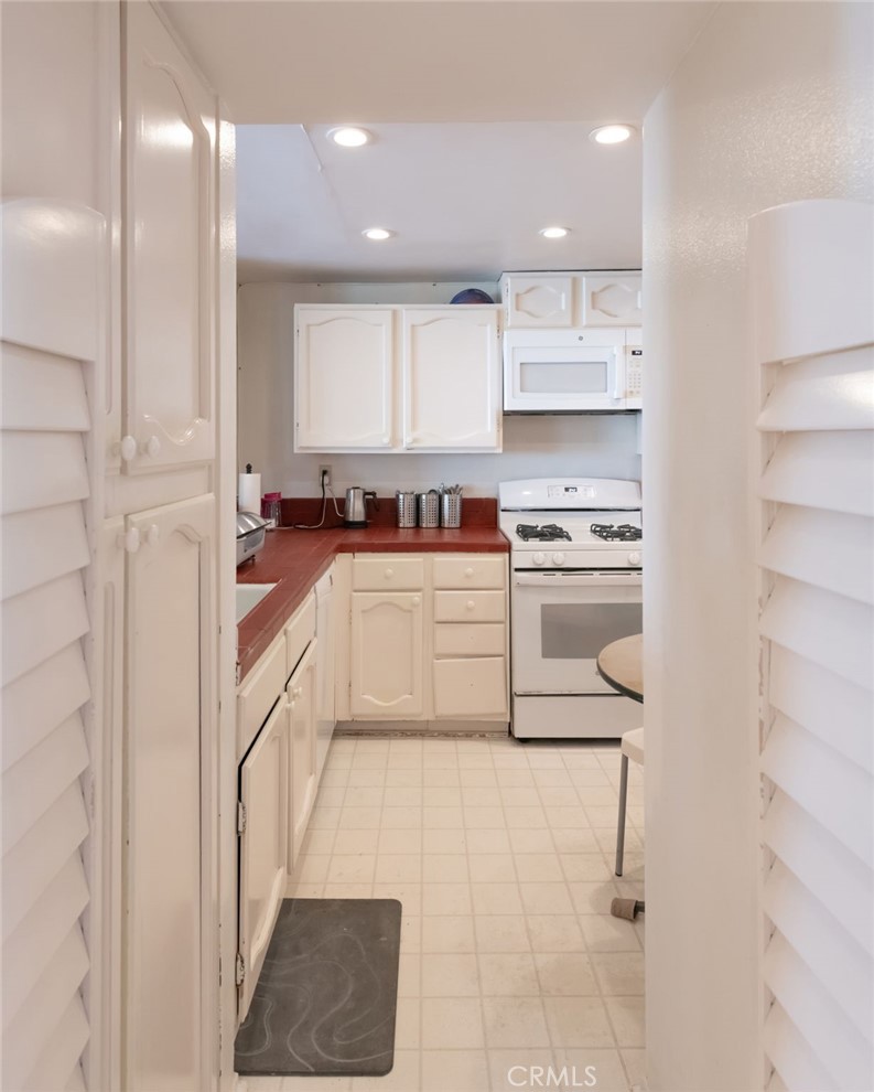 736 Gould Avenue 13