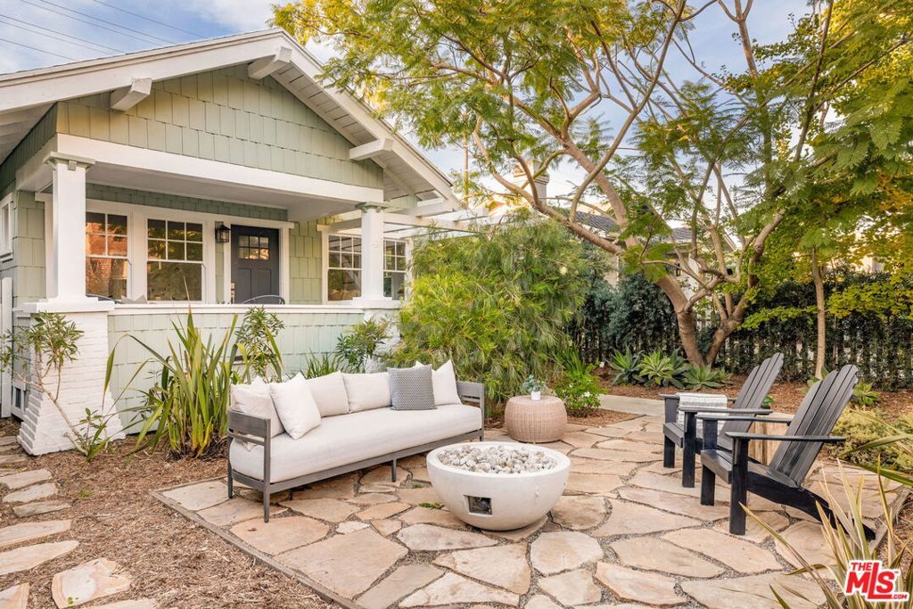 Photo of 729 Marco Place, Venice, CA 90291 (MLS # 25594421)
